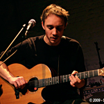 luthiers guitares et basses : Quguiner  - Vol de guitare