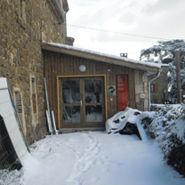 luthiers guitares et basses : Vanosc  - Atelier de luthier et logement � louer