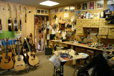 Custom Guitar Shop - Guy et Gurban Oudenot - Laguitare.com