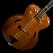 video guitare : Christophe Lesgourgues - Archtop et manouche petite bouche Graines de Guitare avec laguitare.com