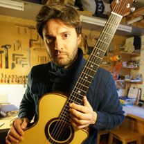 video guitare : Florian Jégu - Modèle Pamzé au Salon de la Belle Guitare avec laguitare.com