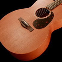 video guitare : Maurice Dupont - Folk CF90 au salon de la belle guitare avec laguitare.com