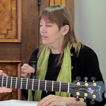 luthiers guitares et basses : Linda Manzer  - The Holy Grail Guitar Show 2015