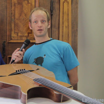 video guitare : Nicolas Dayet-David - The Holy Grail Guitar Show 2015 avec laguitare.com