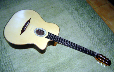 Philippe Servy - Luthier - guitare manouche cordes nylon