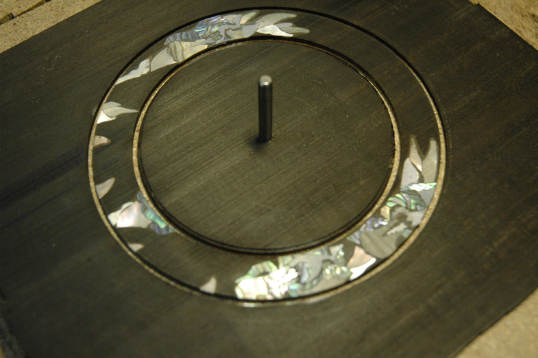 Pierrick Brua - luthier guitare - incrustation - laguitare.com