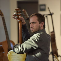 luthiers guitares et basses : Yoann Charbonnier  - Au 2eme salon de la guitare de la Bellevilloise