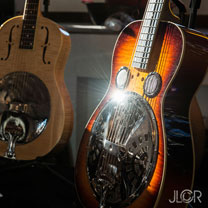 luthiers guitares et basses : Mile Lewis  - Au 2eme salon de la guitare de la Bellevilloise